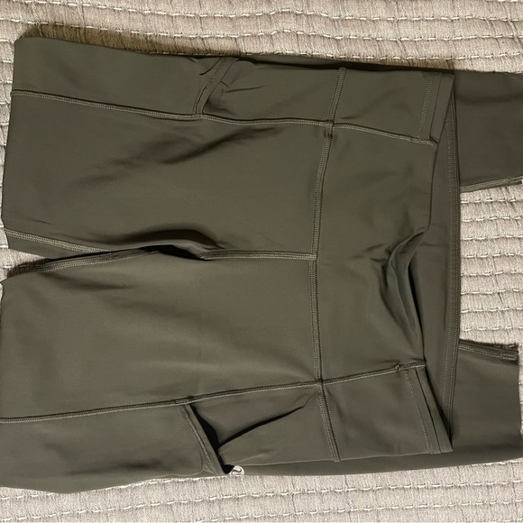 Lululemon Fast & Free 7/8 Tight II *Non-Reflective Nulux 25" Army green - Picture 8 of 10